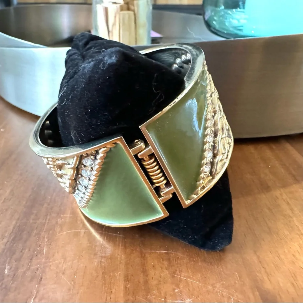 Retro Chain Design Wide Clamper Bracelet